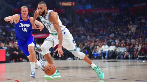 10-Biggest Shoe Sizes In NBA History